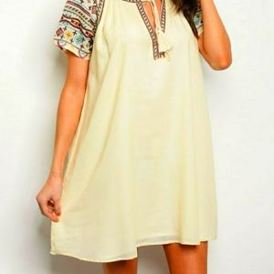 NWT ADORABLE HUMMINGBIRD BRAND EMBROIDERED DRESS.